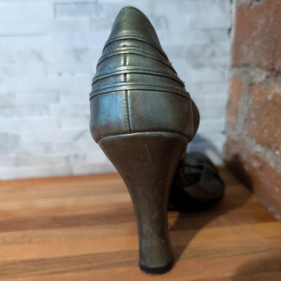 BCBG Girls Retro Metallic Mint Green T-Strap Heels Sz 7.5 - Picture 7 of 11